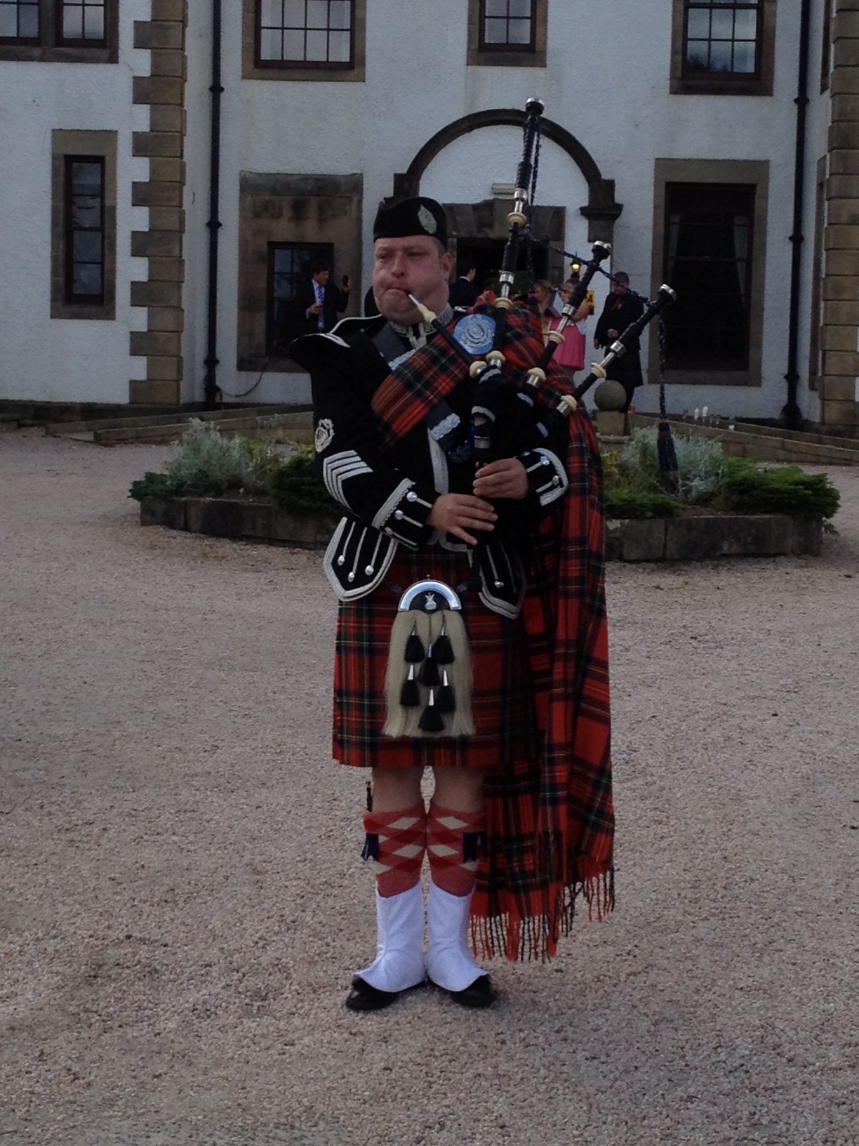 Alistair McNeil Professional Bagpiper For Hire in Glasgow
