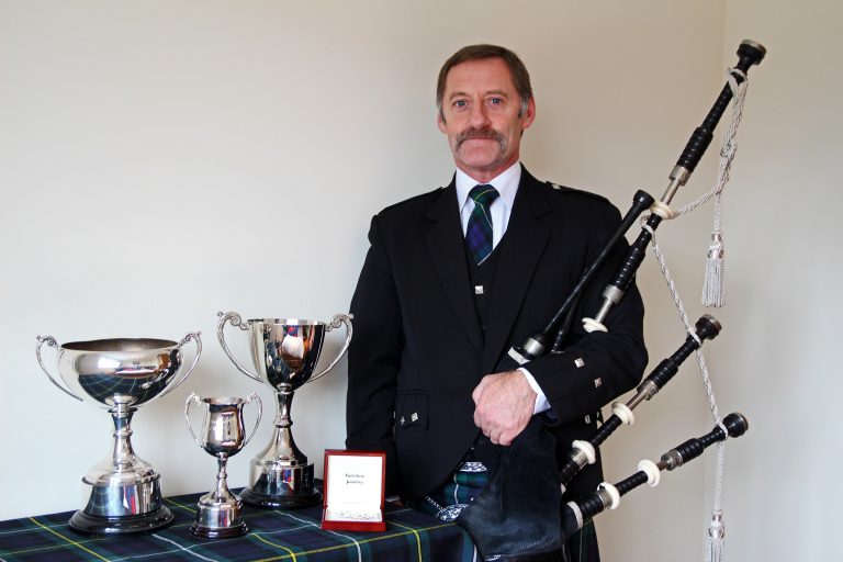 Bagpiper South Wales 768x512