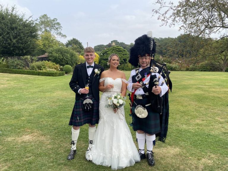 london bagpiper 768x576