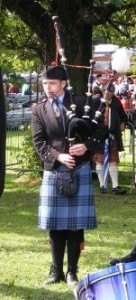 Bagpiper Andrew Clark Glasgow