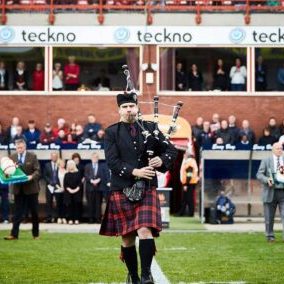 Loughborough bagpiper hire